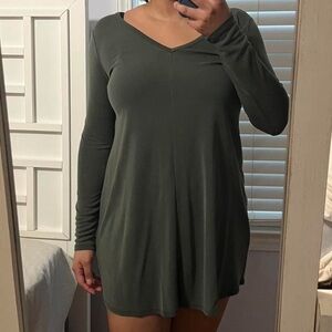 Abercrombie & Fitch Short Green Long Sleeve V-neck Dress - Women’s Small